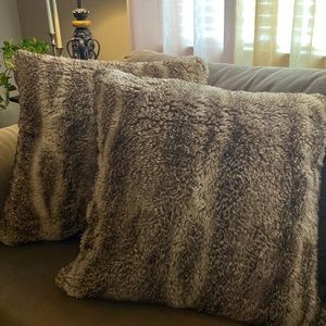 Pottery barn faux fur ombré pillow cases
